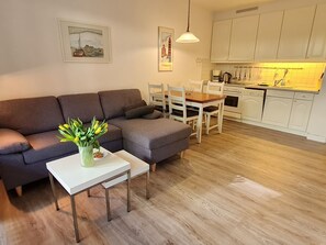 Unclassified image, 4 of 16, button