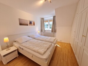 3 bedrooms, iron/ironing board, WiFi