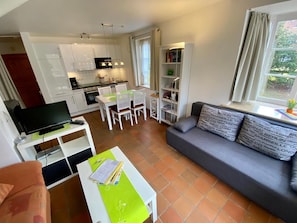 TV, fireplace, stereo