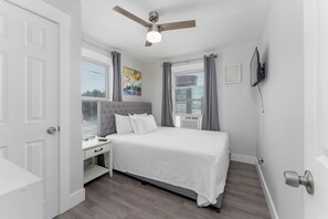 2 Schlafzimmer, Schreibtisch, Bügeleisen/Bügelbrett, kostenloses WLAN