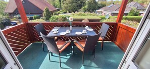 Outdoor dining - Austernfischer - Beautiful apartment - close to the beach, with its own beach chair in the first row. (Wyk auf Föhr)