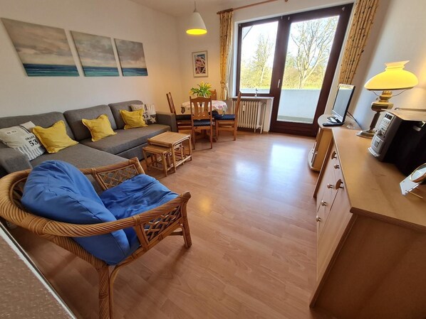 Unclassified image, 1 of 7, button