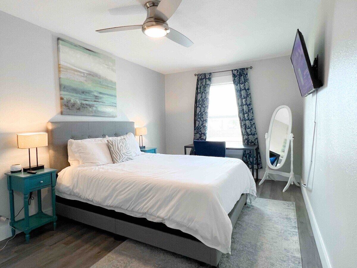 1 habitación, escritorio, tabla de planchar con plancha y wifi gratis 