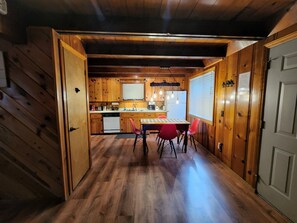 Dining - Cozy central Tahoe cabin, miles from Heavenly Ski resort. (South Lake Tahoe)