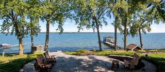 Cayuga Belle: Gorgeous Cayuga Lake Estate! Fabulous Views!
