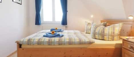 2 bedrooms, WiFi, bed sheets