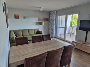 Televisión, reproductor de DVD y estéreo 