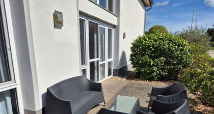 Spacious vacation apartment Landhof Wolgast LH-108 in a quiet village location on Usedom -