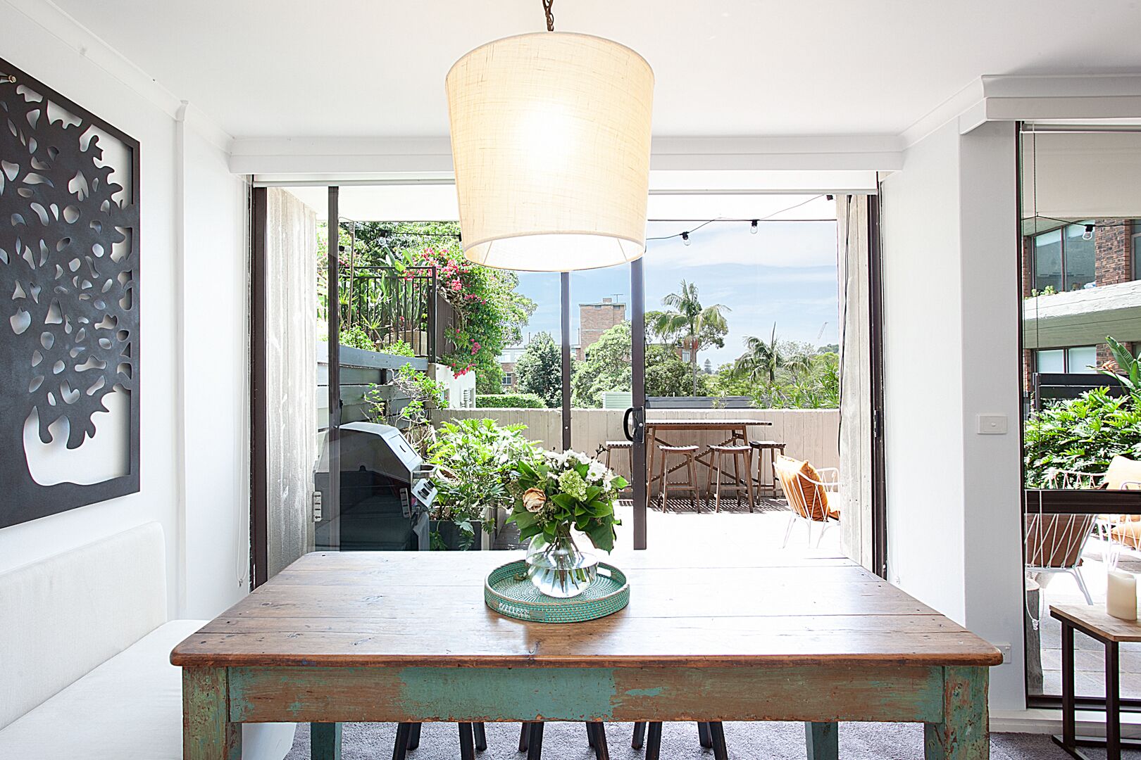 Double Bay three-bedroom apartment with pool — image 3