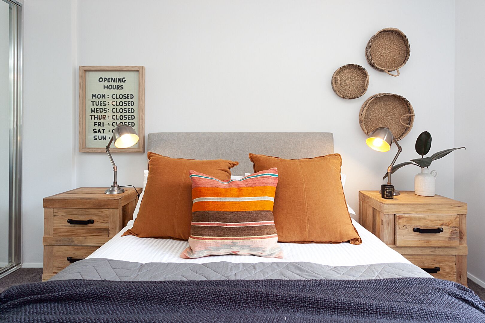 Double Bay three-bedroom apartment with pool — image 10