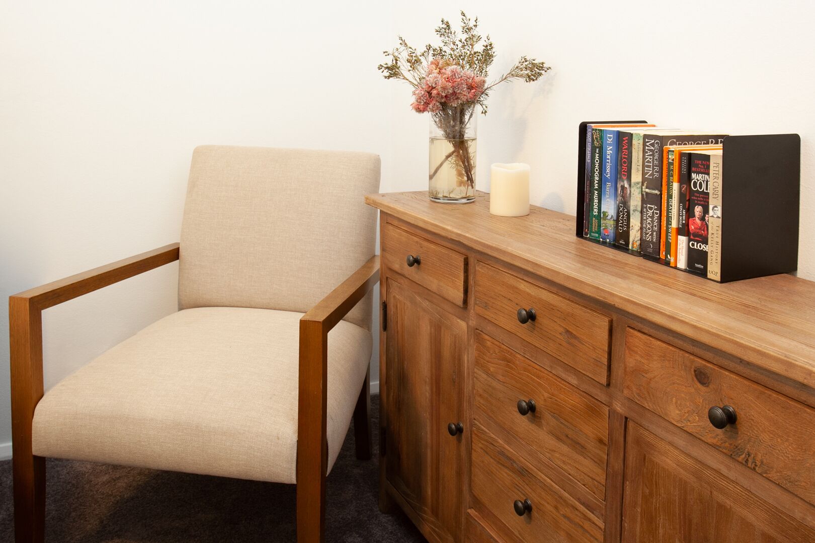 Double Bay three-bedroom apartment with pool — image 17