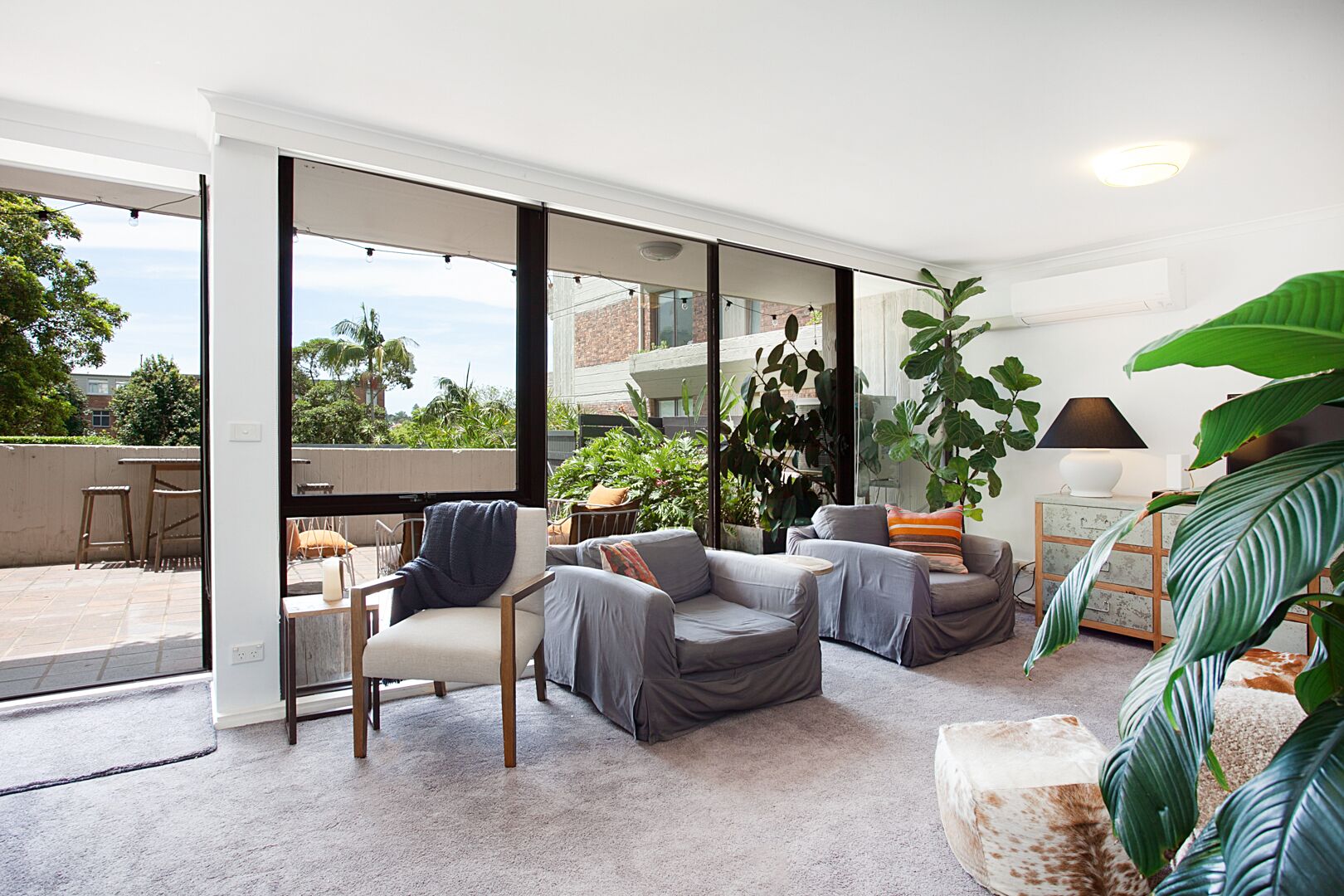 Double Bay three-bedroom apartment with pool — image 5