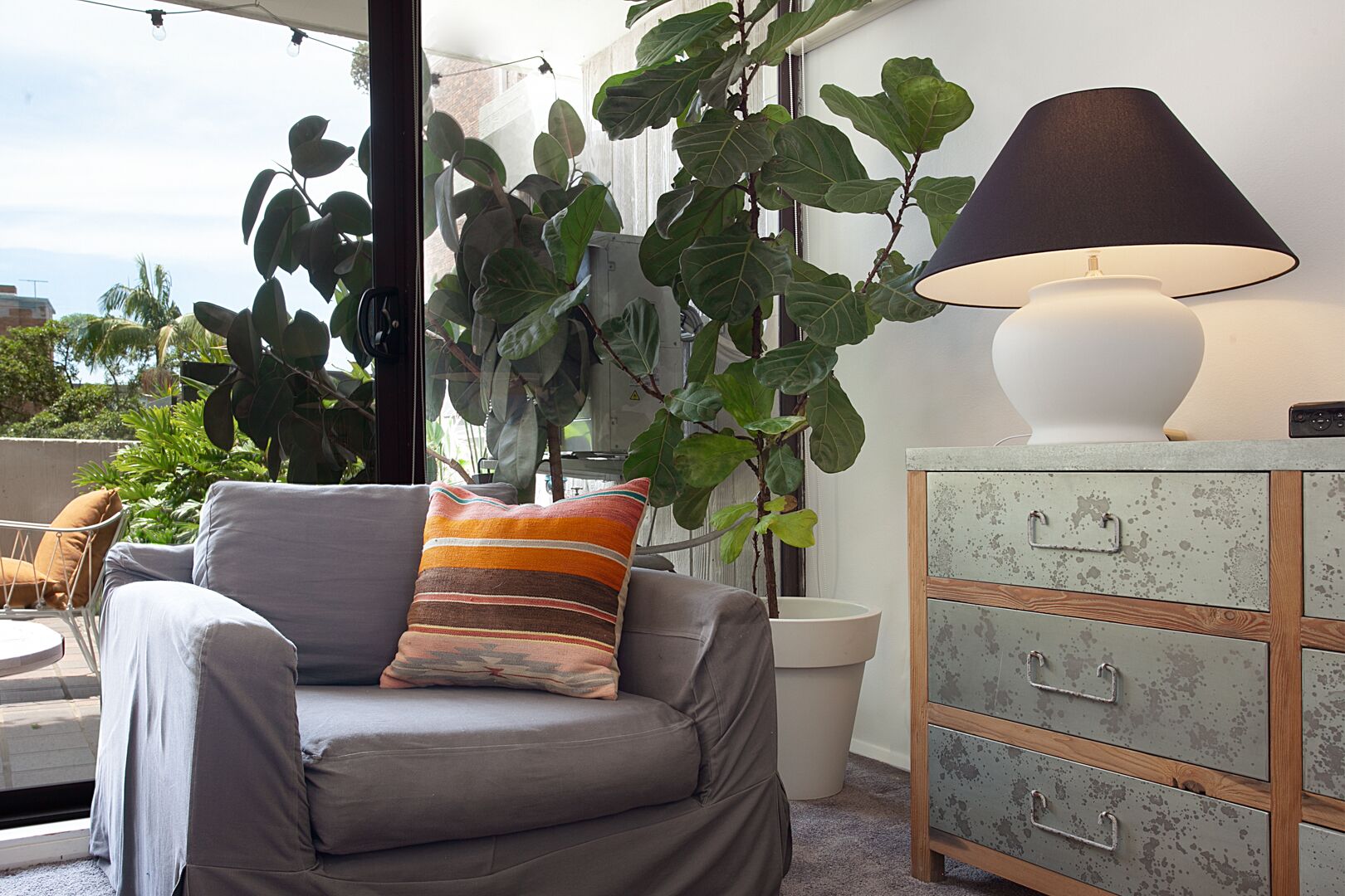 Double Bay three-bedroom apartment with pool — image 19