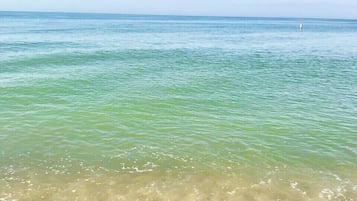 Beach nearby, sun loungers, beach towels