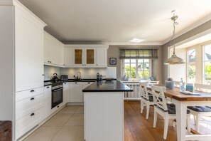 Réfrigérateur, four, plaque de cuisson, lave-vaisselle