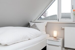 Unclassified image, 5 of 17, button