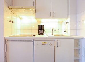 Refrigerador, microondas, parrilla de estufa y lavavajillas