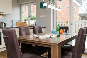 Unclassified image, 3 of 16, button