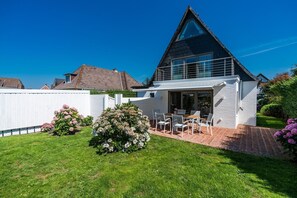 Unclassified image, 5 of 37, button