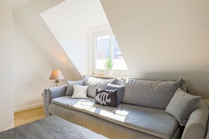 Fernseher, DVD-Player, Stereoanlage