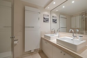 Shower, hair dryer, towels - Lycka - Apartment Lycka (Sylt-Ost)