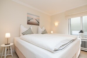 Unclassified image, 5 of 18, button