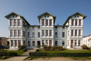 Esterni