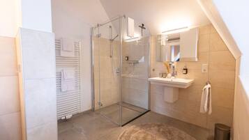 Haartrockner, Handtücher, Seife