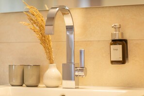 Unclassified image, 2 of 36, button