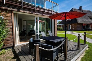 Unclassified image, 4 of 36, button