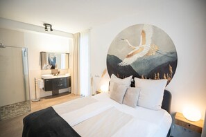 Unclassified image, 2 of 36, button