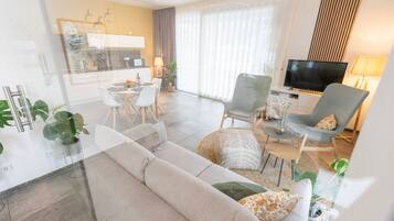 Fernseher, Stereoanlage