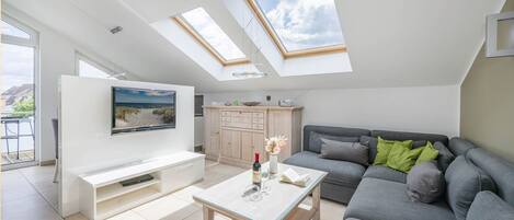 TV, fireplace, stereo