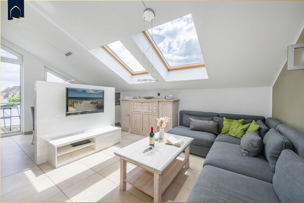 Unclassified image, 1 of 25, button