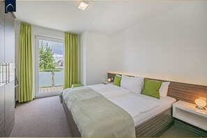 2 bedrooms, iron/ironing board, WiFi
