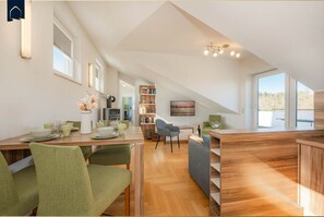 Unclassified image, 5 of 21, button