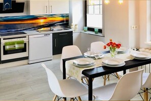 Unclassified image, 3 of 31, button