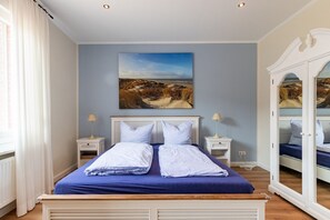 Unclassified image, 2 of 36, button