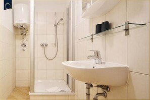 Unclassified image, 2 of 27, button - Beautiful vacation apartment in Ahlbeck 200 m from the beach - Haus Skanska (Heringsdorf)