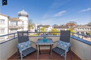 Outdoor dining - Apartment Karlskrona in Ahlbeck with balcony, close to the beach - Haus Skanska (Heringsdorf)