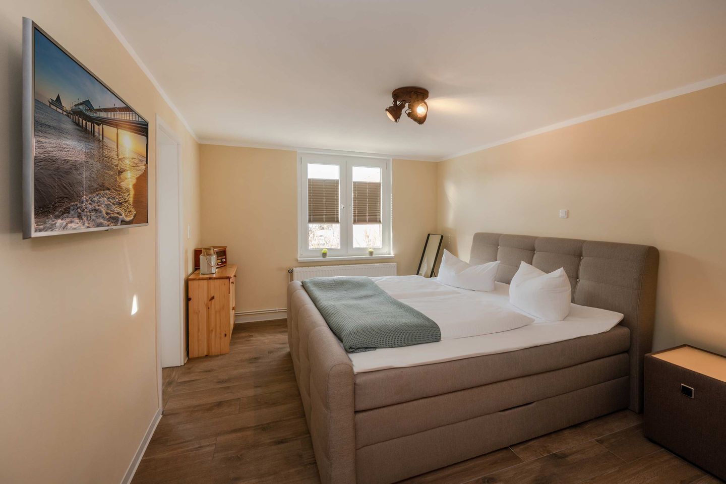 2 bedrooms, WiFi, bed sheets