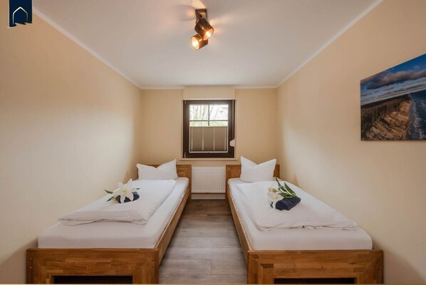 Unclassified image, 1 of 31, button