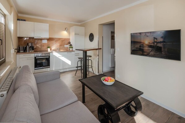 Fernseher, Stereoanlage