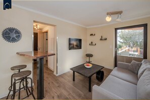 Fernseher, Stereoanlage