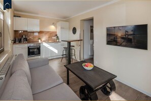 Fernseher, Stereoanlage