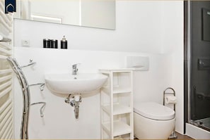 Douche, séchoir à cheveux