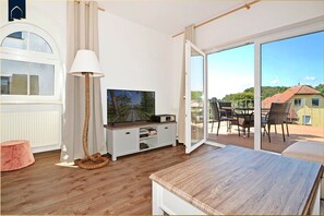 Unclassified image, 4 of 21, button