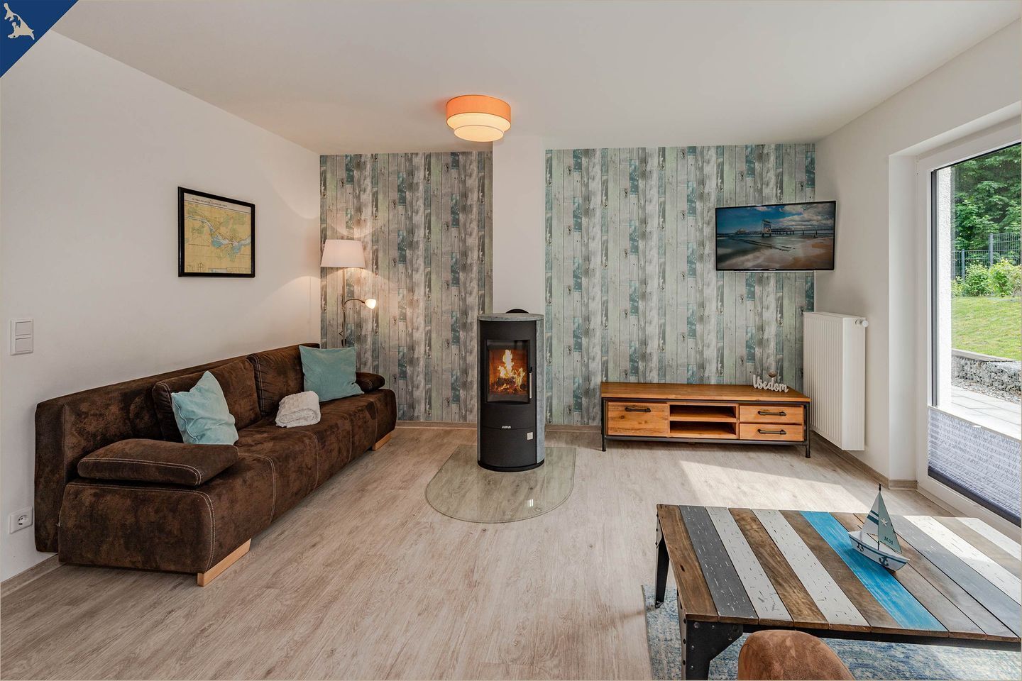 Télévision, cheminée