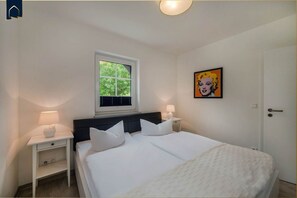 2 bedrooms, iron/ironing board, WiFi - Modern vacation apartment in Heringsdorf with garden - close to the beach and (Heringsdorf)