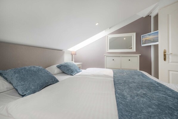 2 bedrooms, in-room safe, WiFi